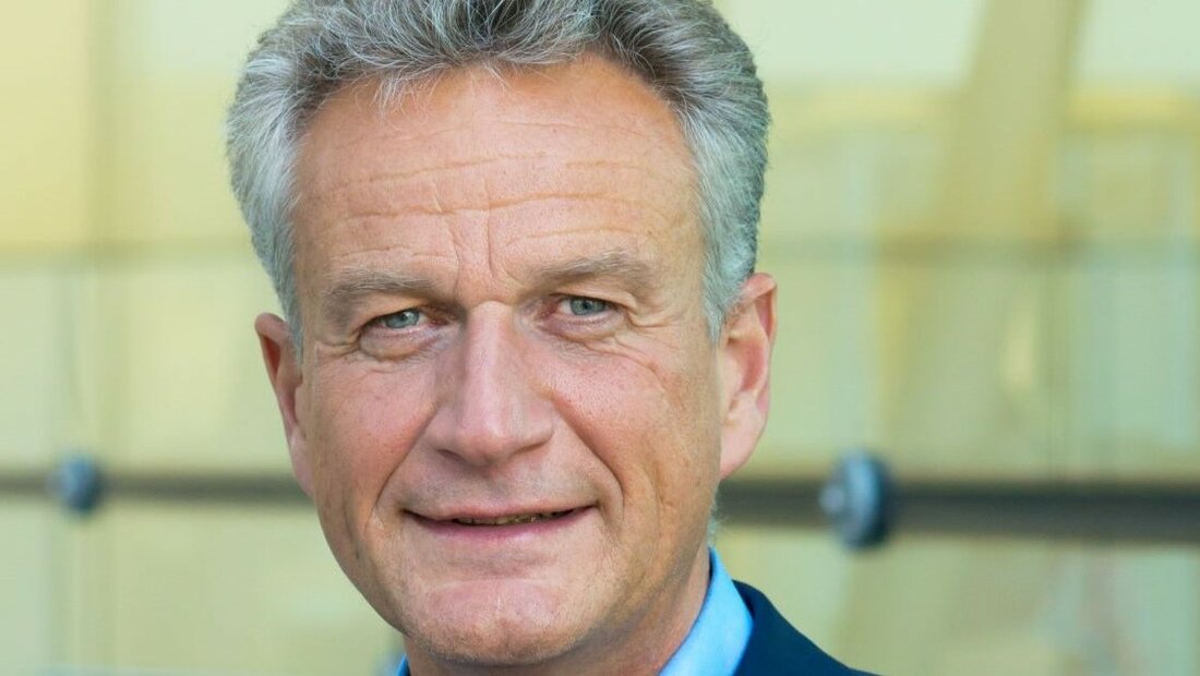 Dr. Torsten Rossmann wird neuer Aufsichtsratsvorsitzender der AGF Dr. Torsten Rossmann wird neuer Aufsichtsratsvorsitzender der AGF